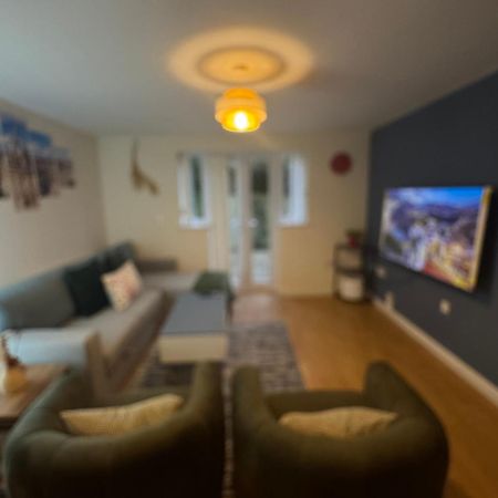 The Vogue Stay, 3 Bedrooms, 2 Bathrooms, Ideal For Jr & Oxford Hospitals, Free Carpark, Conveniently Located For Ring Road Access, 2 Miles From Oxford City Centre Easy Car & Bus Route Exterior photo
