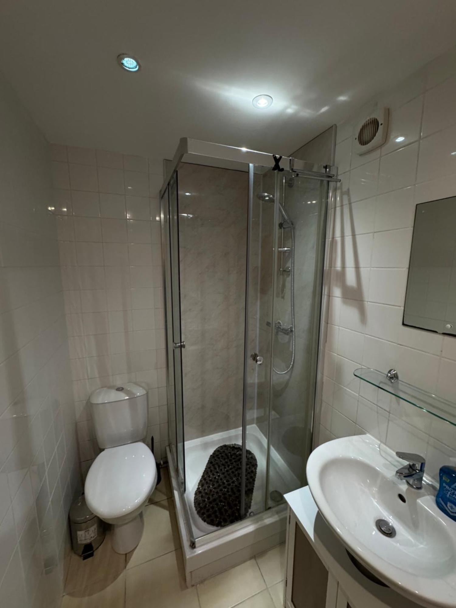 The Vogue Stay, 3 Bedrooms, 2 Bathrooms, Ideal For Jr & Oxford Hospitals, Free Carpark, Conveniently Located For Ring Road Access, 2 Miles From Oxford City Centre Easy Car & Bus Route Exterior photo