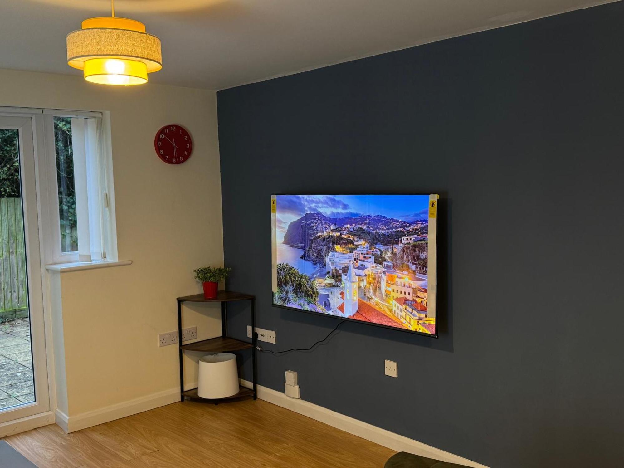 The Vogue Stay, 3 Bedrooms, 2 Bathrooms, Ideal For Jr & Oxford Hospitals, Free Carpark, Conveniently Located For Ring Road Access, 2 Miles From Oxford City Centre Easy Car & Bus Route Exterior photo