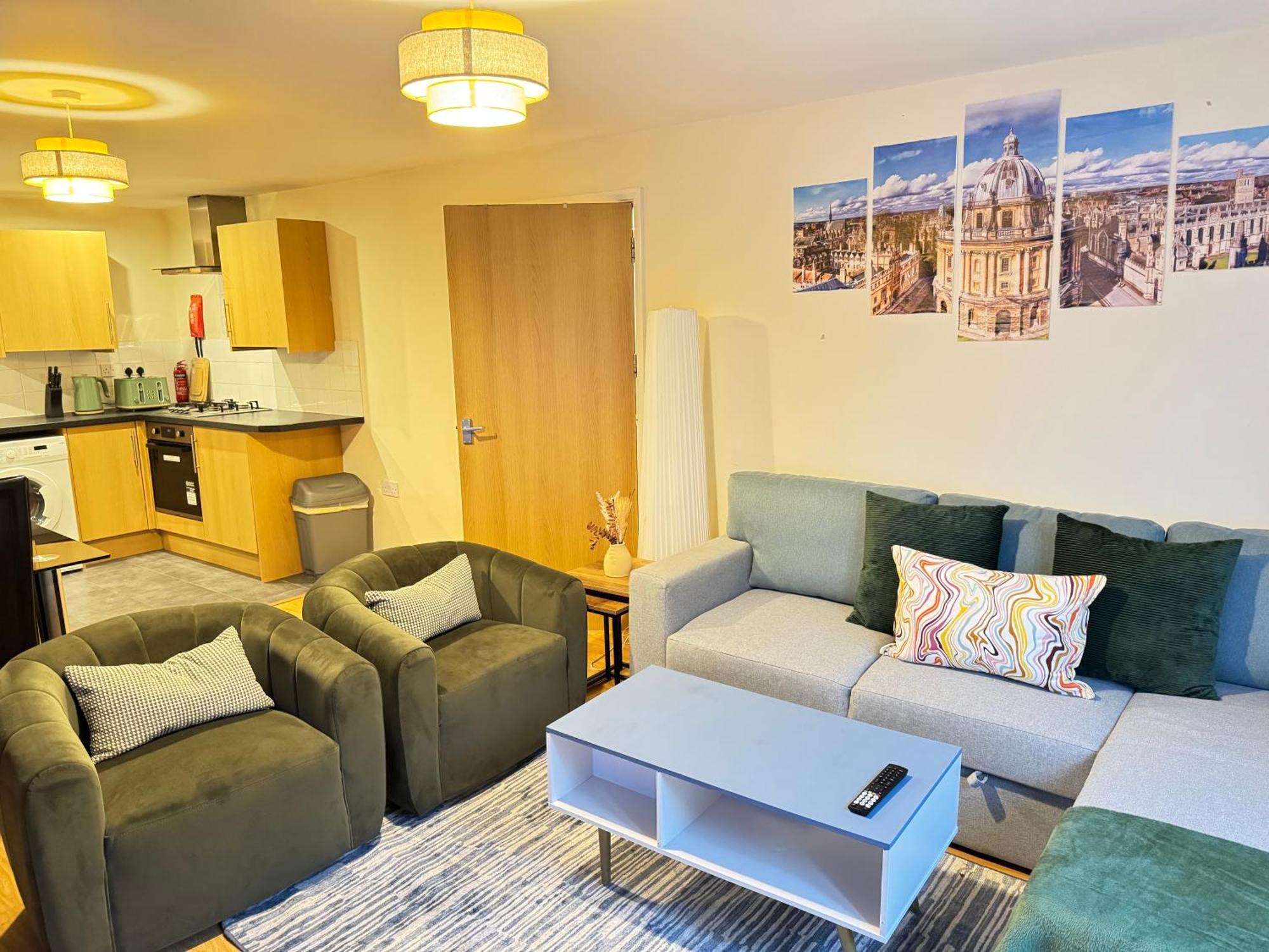 The Vogue Stay, 3 Bedrooms, 2 Bathrooms, Ideal For Jr & Oxford Hospitals, Free Carpark, Conveniently Located For Ring Road Access, 2 Miles From Oxford City Centre Easy Car & Bus Route Exterior photo
