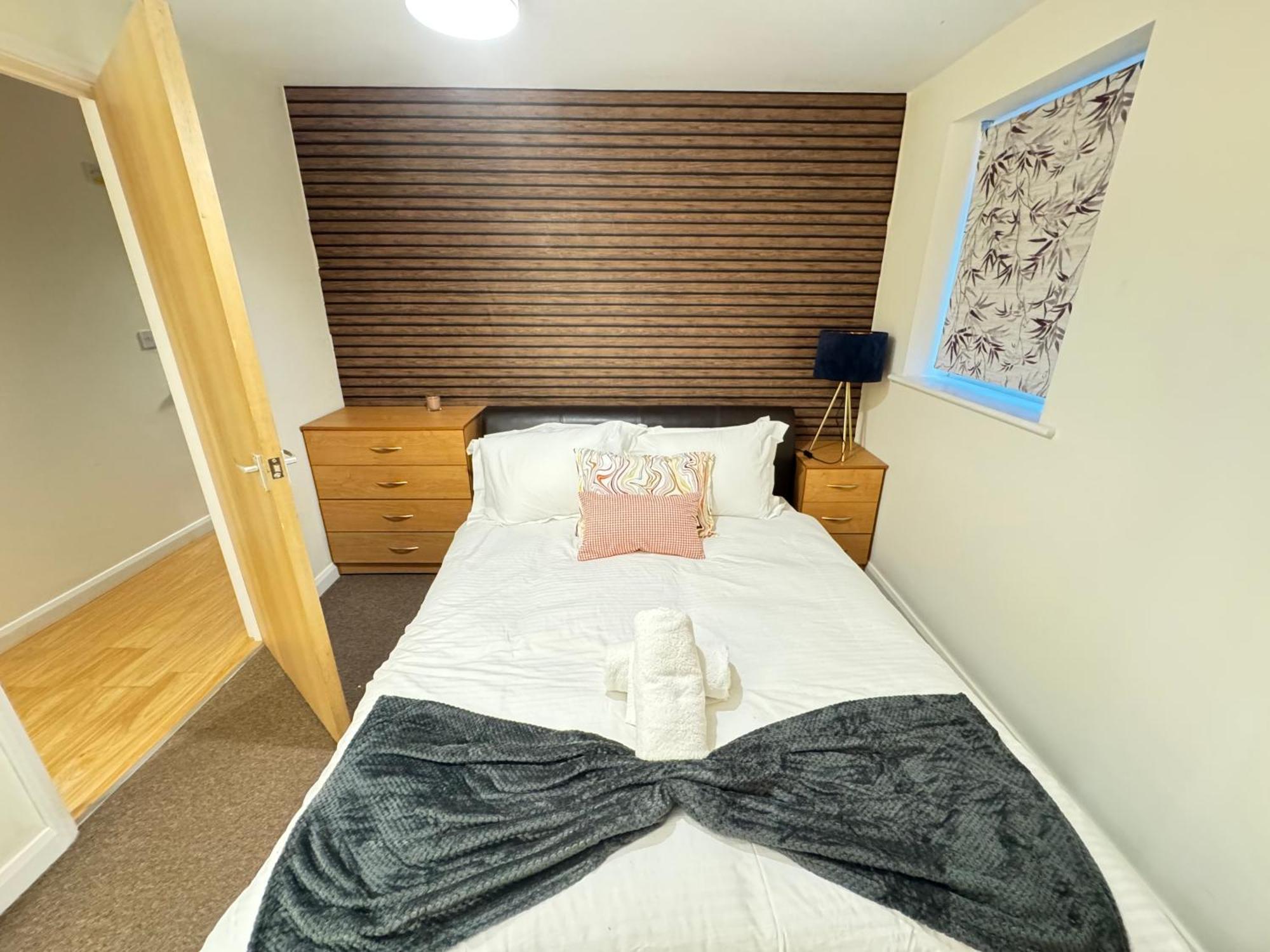 The Vogue Stay, 3 Bedrooms, 2 Bathrooms, Ideal For Jr & Oxford Hospitals, Free Carpark, Conveniently Located For Ring Road Access, 2 Miles From Oxford City Centre Easy Car & Bus Route Exterior photo