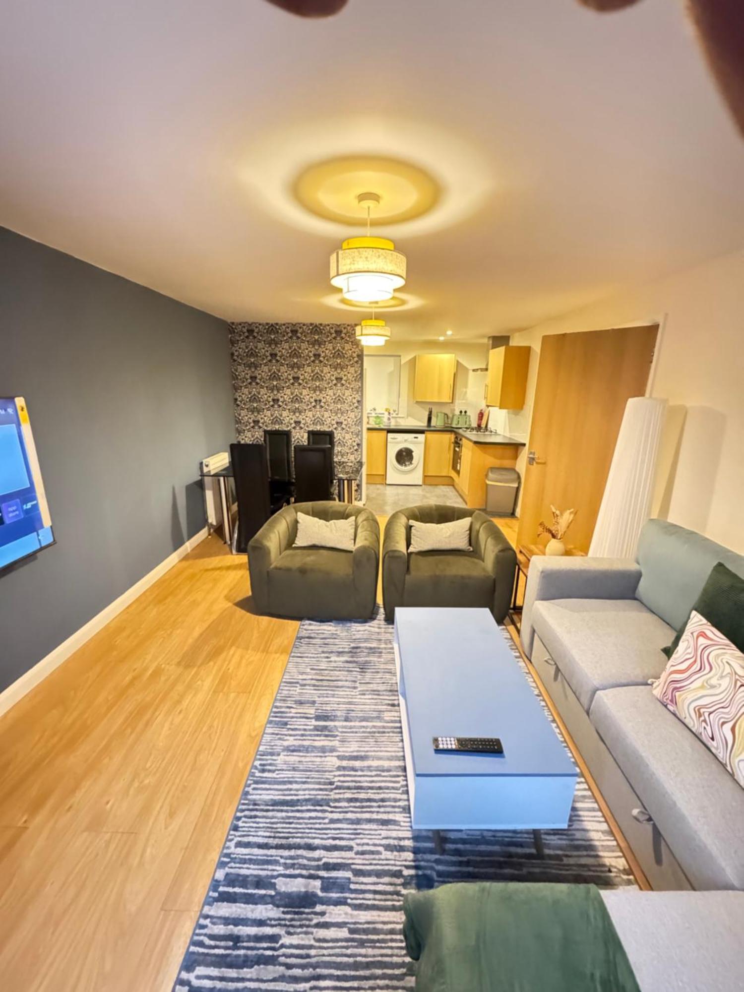 The Vogue Stay, 3 Bedrooms, 2 Bathrooms, Ideal For Jr & Oxford Hospitals, Free Carpark, Conveniently Located For Ring Road Access, 2 Miles From Oxford City Centre Easy Car & Bus Route Exterior photo