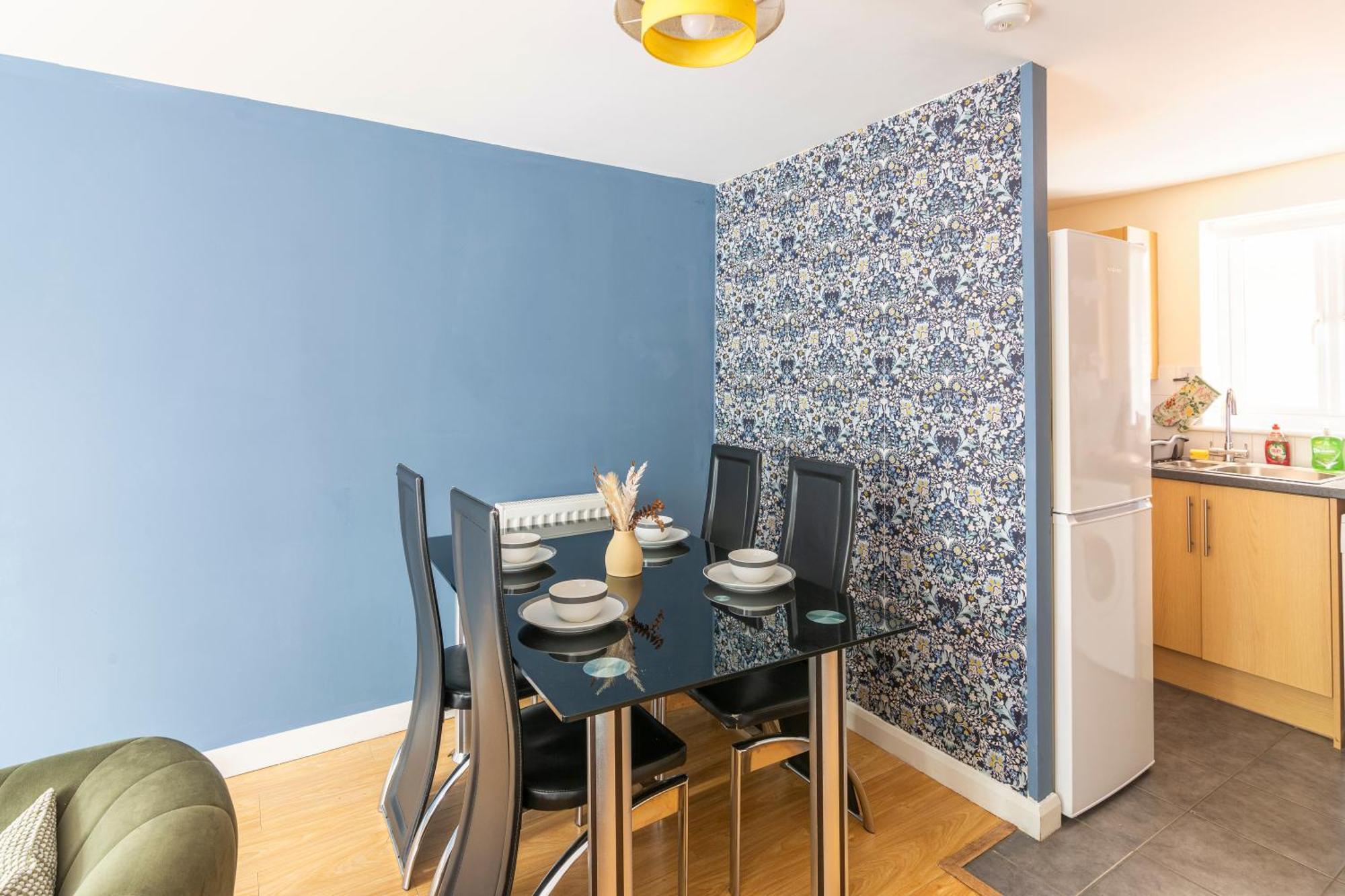 The Vogue Stay, 3 Bedrooms, 2 Bathrooms, Ideal For Jr & Oxford Hospitals, Free Carpark, Conveniently Located For Ring Road Access, 2 Miles From Oxford City Centre Easy Car & Bus Route Exterior photo